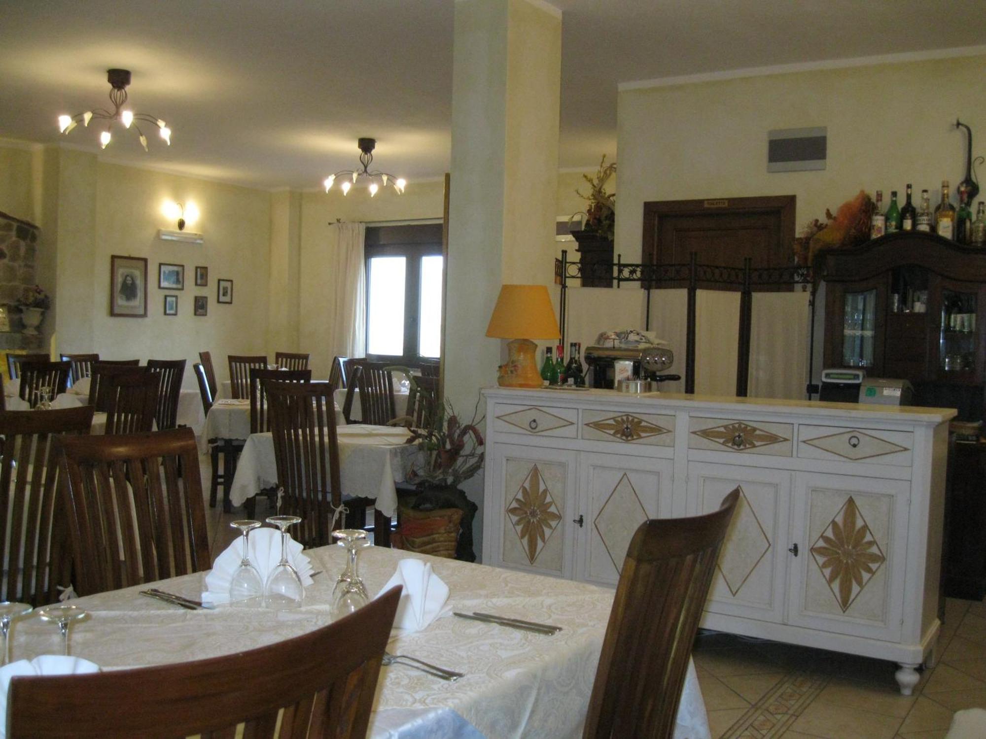 אגליאנטו Hotel Sorgente מראה חיצוני תמונה