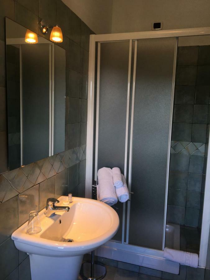 אגליאנטו Hotel Sorgente מראה חיצוני תמונה
